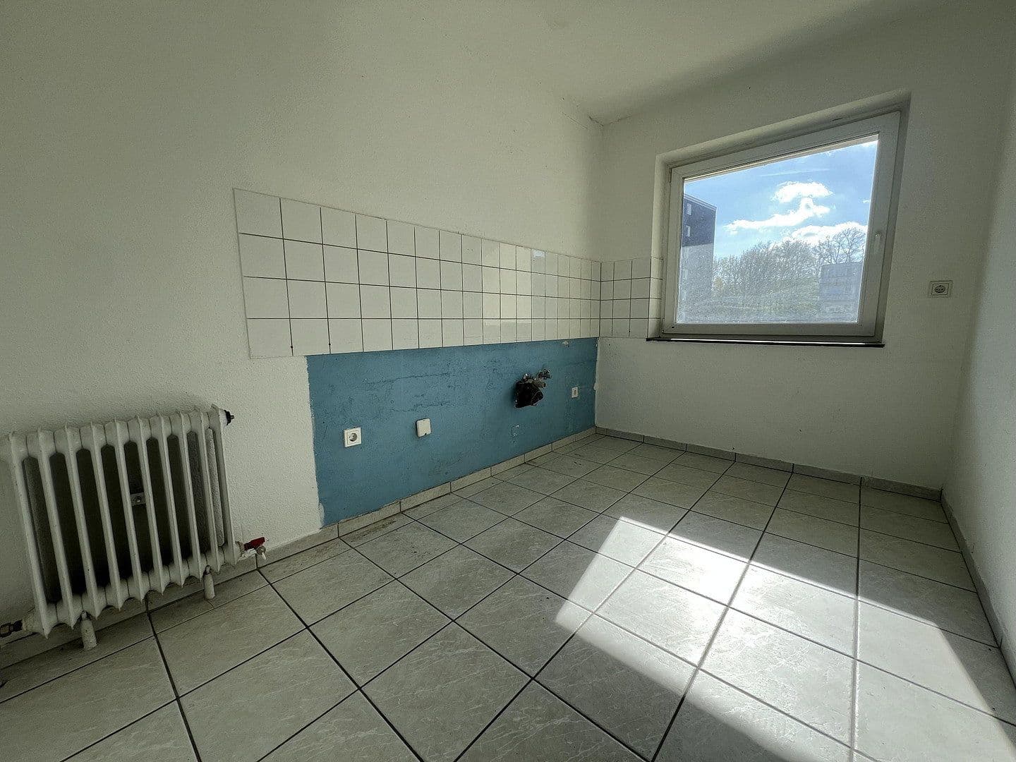 Prenájom bytu 1-izbový 44 m², Mainstraße 2, Heiligenhaus, Severné Porýnie - Westfálsko Prenájom bytu 1-izbový 44 m², Mainstraße 2, Heiligenhaus, Severné Porýnie - Westfálsko