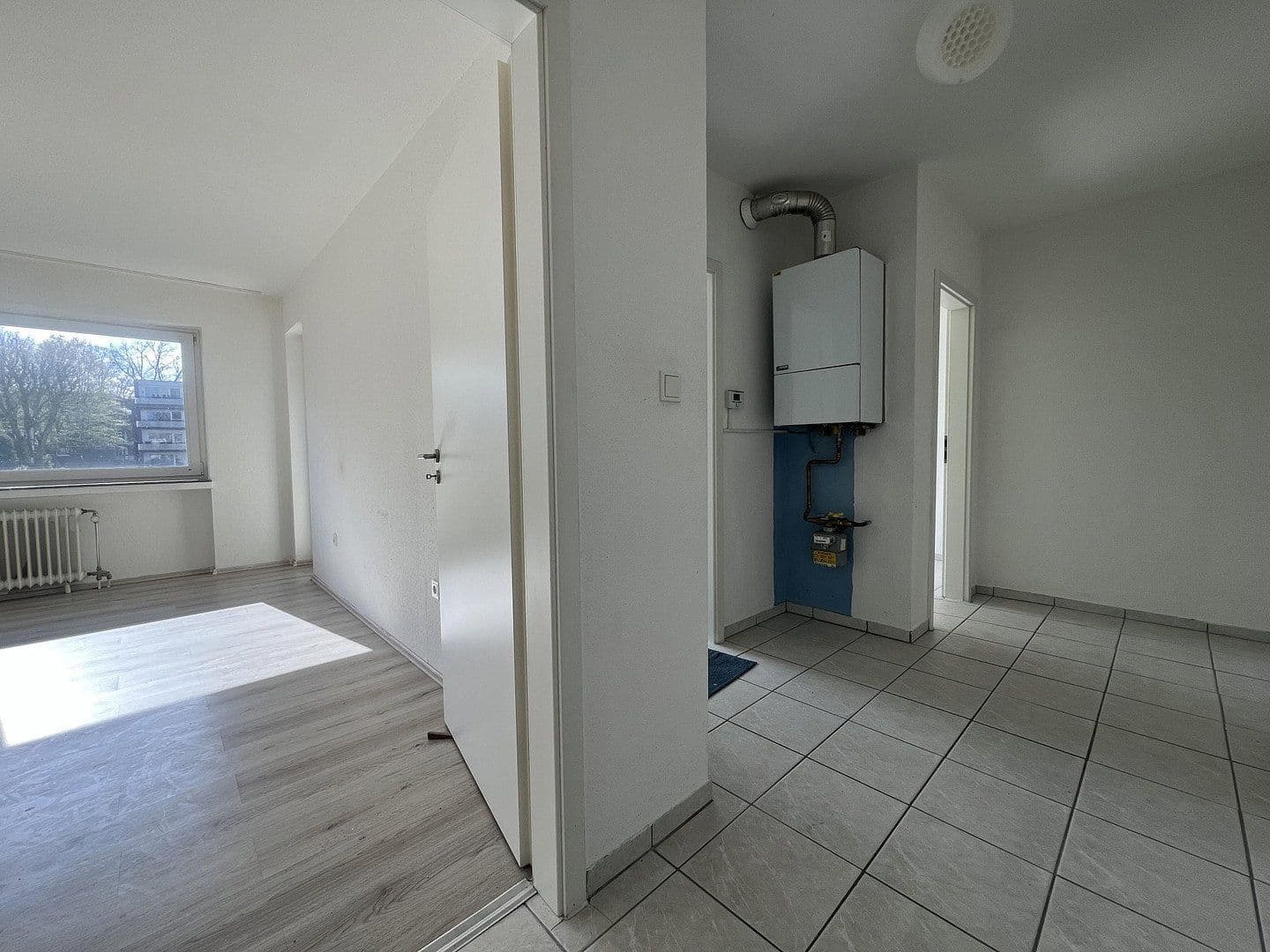 Prenájom bytu 1-izbový 44 m², Mainstraße 2, Heiligenhaus, Severné Porýnie - Westfálsko Prenájom bytu 1-izbový 44 m², Mainstraße 2, Heiligenhaus, Severné Porýnie - Westfálsko
