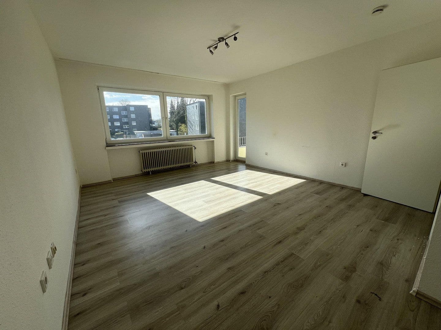 Prenájom bytu 1-izbový 44 m², Mainstraße 2, Heiligenhaus, Severné Porýnie - Westfálsko Prenájom bytu 1-izbový 44 m², Mainstraße 2, Heiligenhaus, Severné Porýnie - Westfálsko