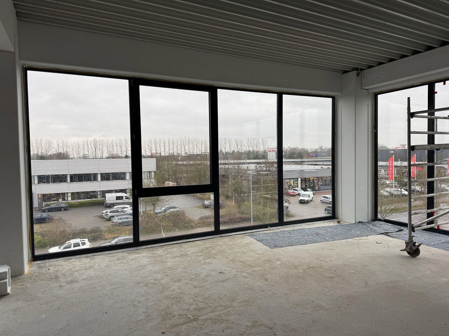 Prenájom nebytového priestoru 1.000 m², Rostock, Meklenbursko-Predpomoransko Prenájom nebytového priestoru 1.000 m², Rostock, Meklenbursko-Predpomoransko