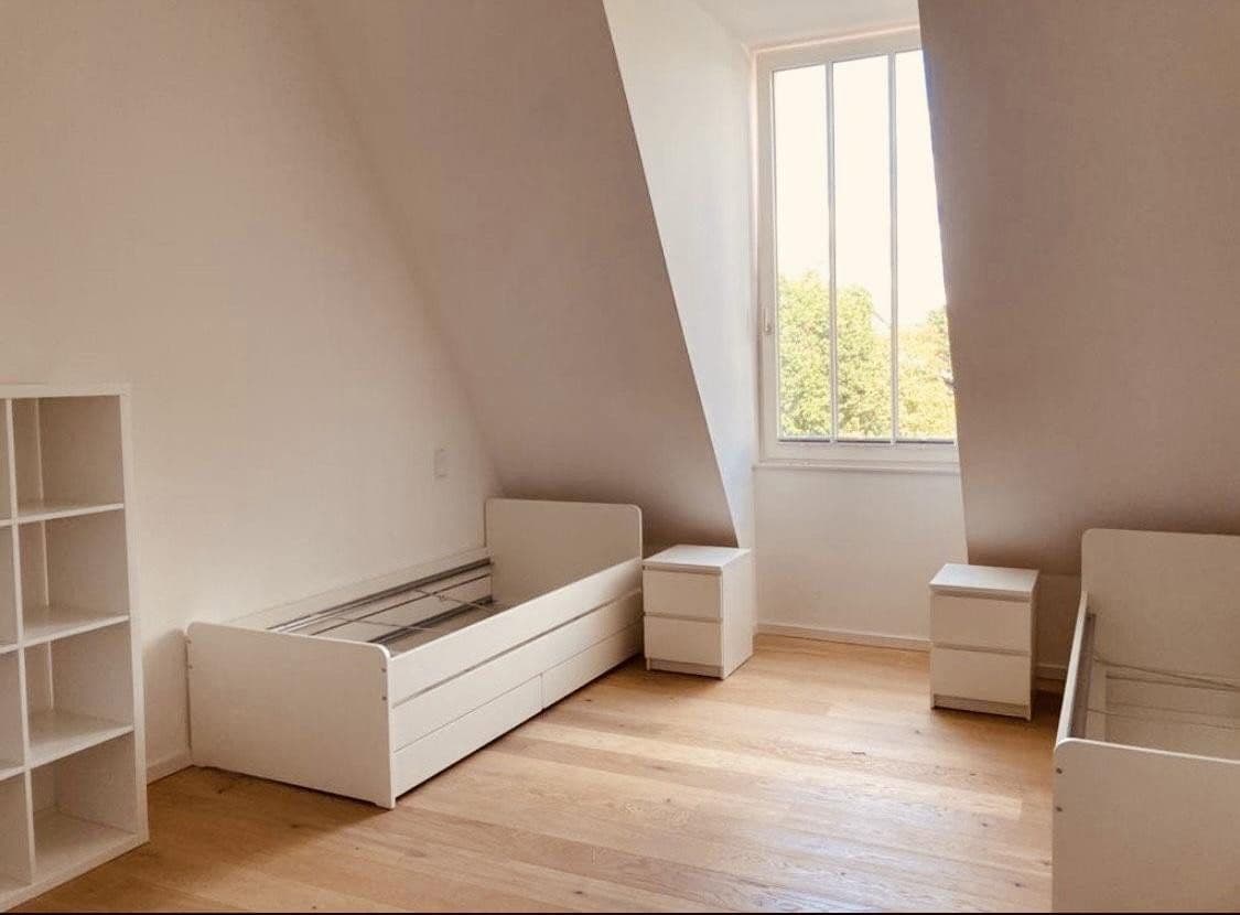 Prenájom bytu 3-izbový 171 m², Ravensbergerstr 12b, Bielefeld, Severné Porýnie - Westfálsko Prenájom bytu 3-izbový 171 m², Ravensbergerstr 12b, Bielefeld, Severné Porýnie - Westfálsko