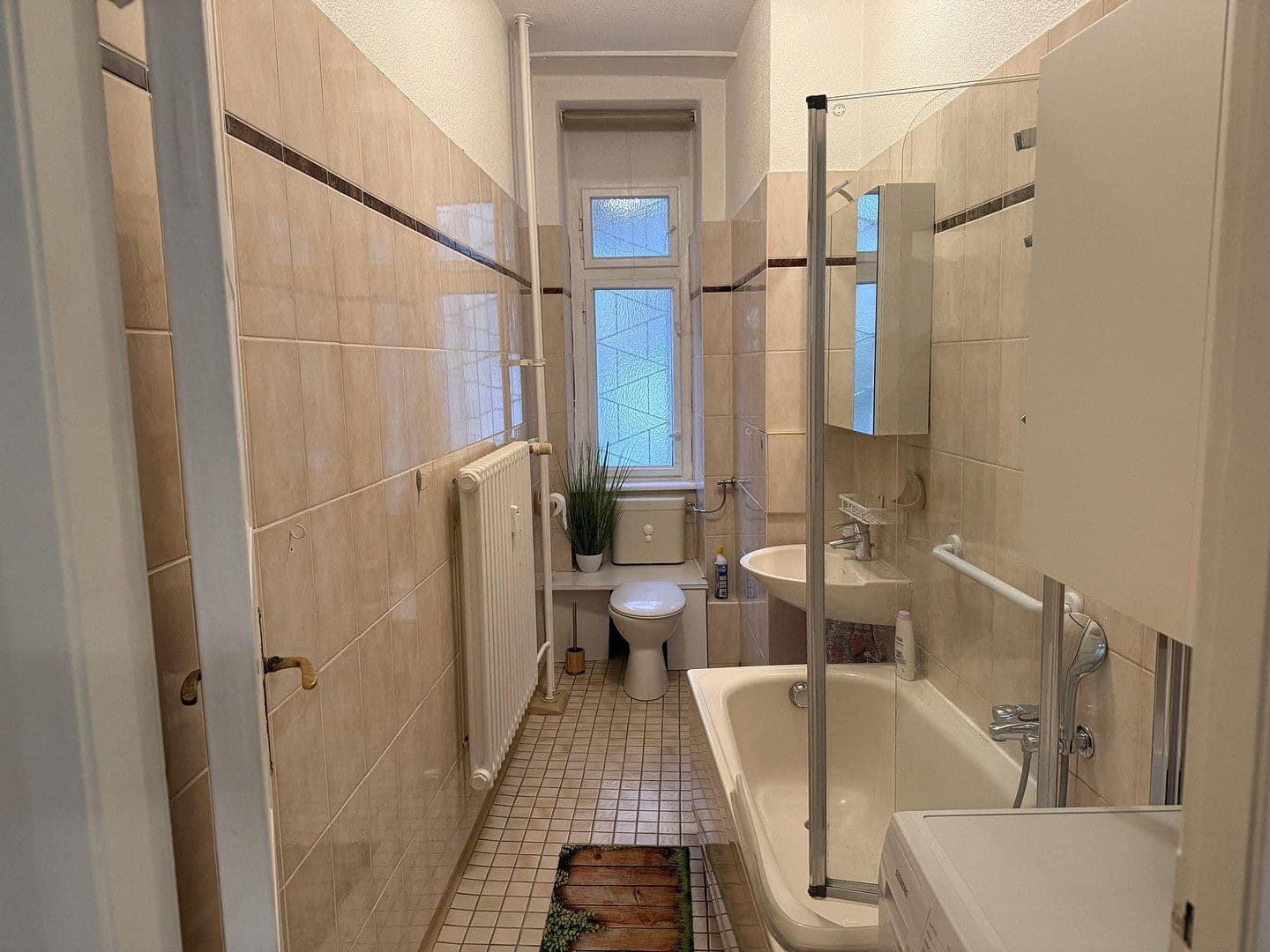 Prenájom bytu 2-izbový 58 m², Reichsstrasse 66, Berlin, Berlín Prenájom bytu 2-izbový 58 m², Reichsstrasse 66, Berlin, Berlín
