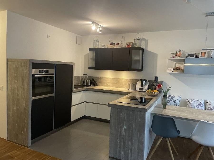 Prenájom bytu 4-izbový 105 m², Im Galluspark 7, Frankfurt, Hesensko Prenájom bytu 4-izbový 105 m², Im Galluspark 7, Frankfurt, Hesensko