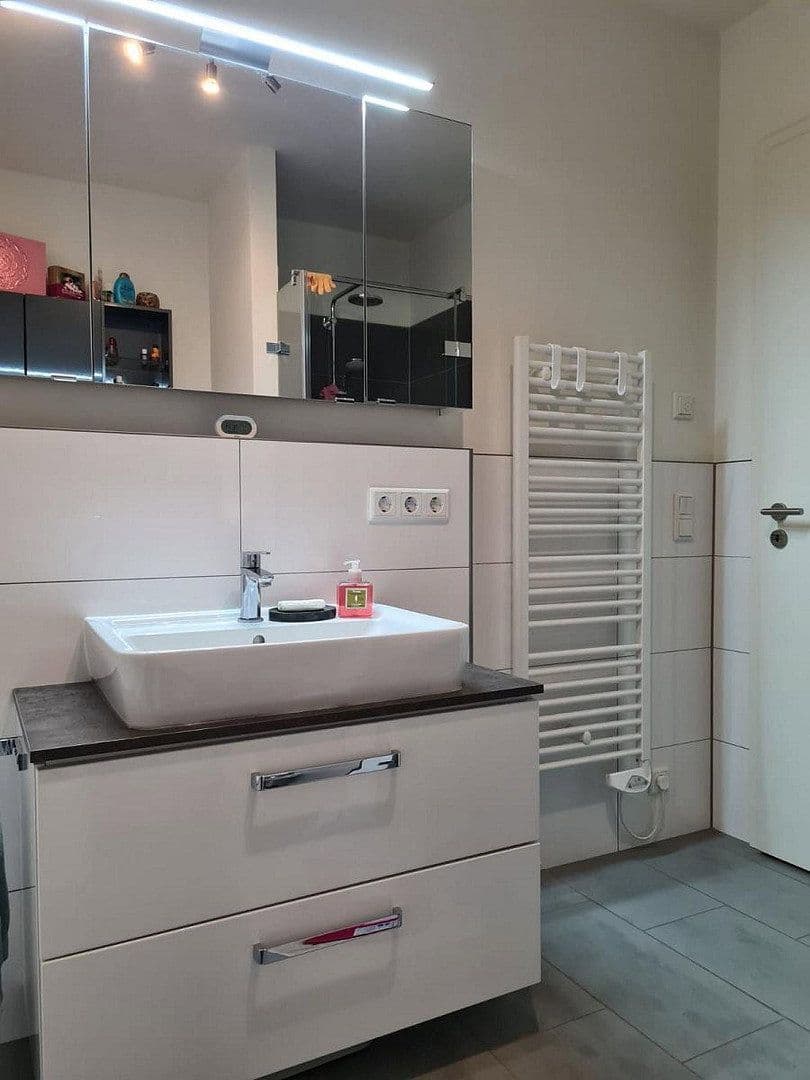 Prenájom bytu 4-izbový 105 m², Im Galluspark 7, Frankfurt, Hesensko Prenájom bytu 4-izbový 105 m², Im Galluspark 7, Frankfurt, Hesensko