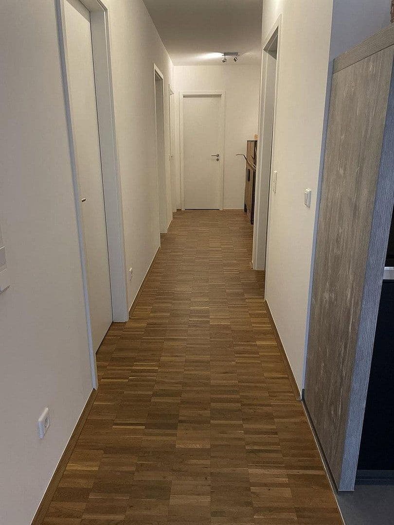 Prenájom bytu 4-izbový 105 m², Im Galluspark 7, Frankfurt, Hesensko Prenájom bytu 4-izbový 105 m², Im Galluspark 7, Frankfurt, Hesensko