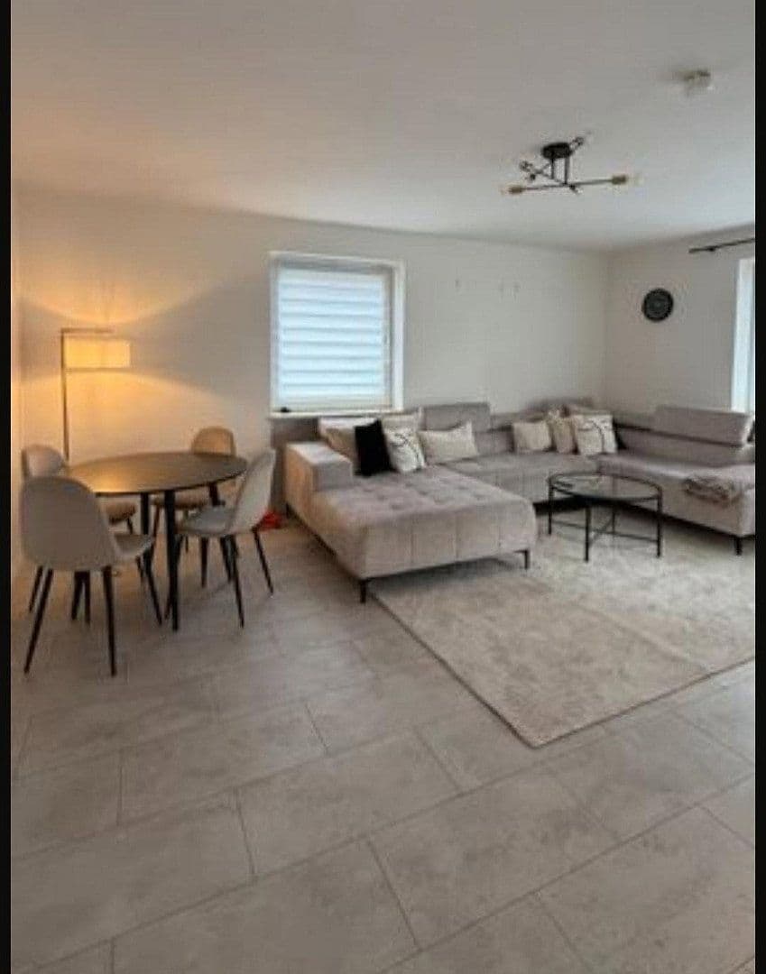 Prenájom bytu 3-izbový 80 m², Putzbrunner Straße 124a, Ottobrunn, Bavorsko Prenájom bytu 3-izbový 80 m², Putzbrunner Straße 124a, Ottobrunn, Bavorsko