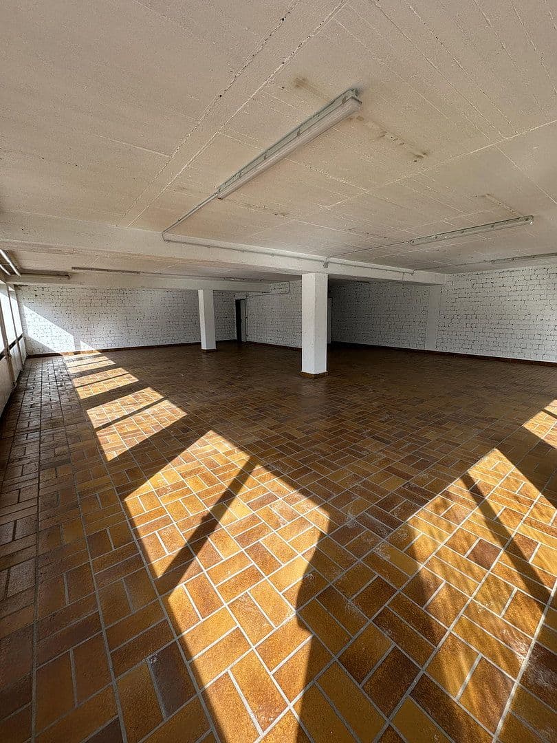 Prenájom nebytového priestoru 1.630 m², Herten, Severné Porýnie - Westfálsko Prenájom nebytového priestoru 1.630 m², Herten, Severné Porýnie - Westfálsko