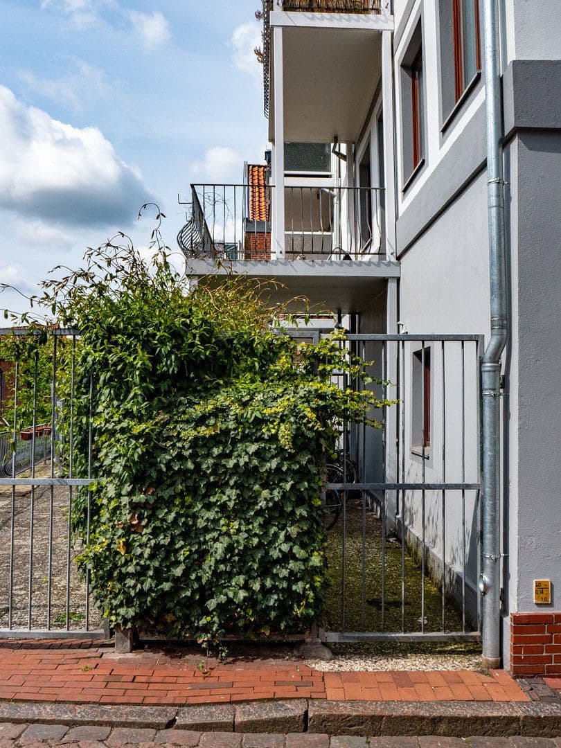 Predaj domu 701 m², pozemek 310 m², Bungenstraße 19, Stade, Dolné Sasko Predaj domu 701 m², pozemek 310 m², Bungenstraße 19, Stade, Dolné Sasko