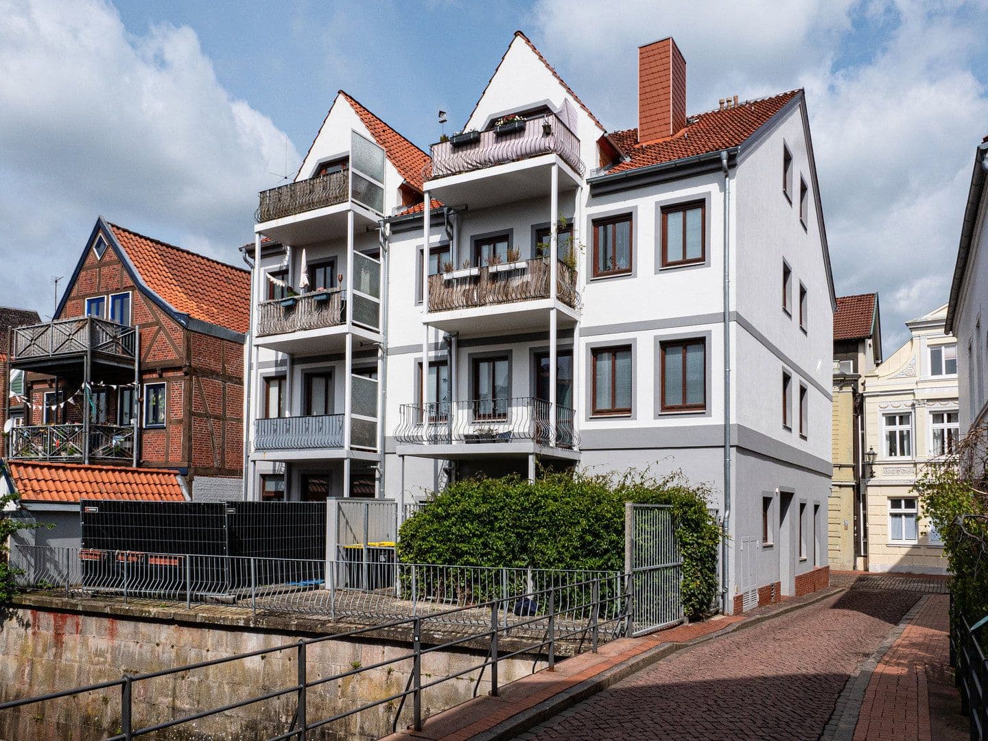 Predaj domu 701 m², pozemek 310 m², Bungenstraße 19, Stade, Dolné Sasko Predaj domu 701 m², pozemek 310 m², Bungenstraße 19, Stade, Dolné Sasko
