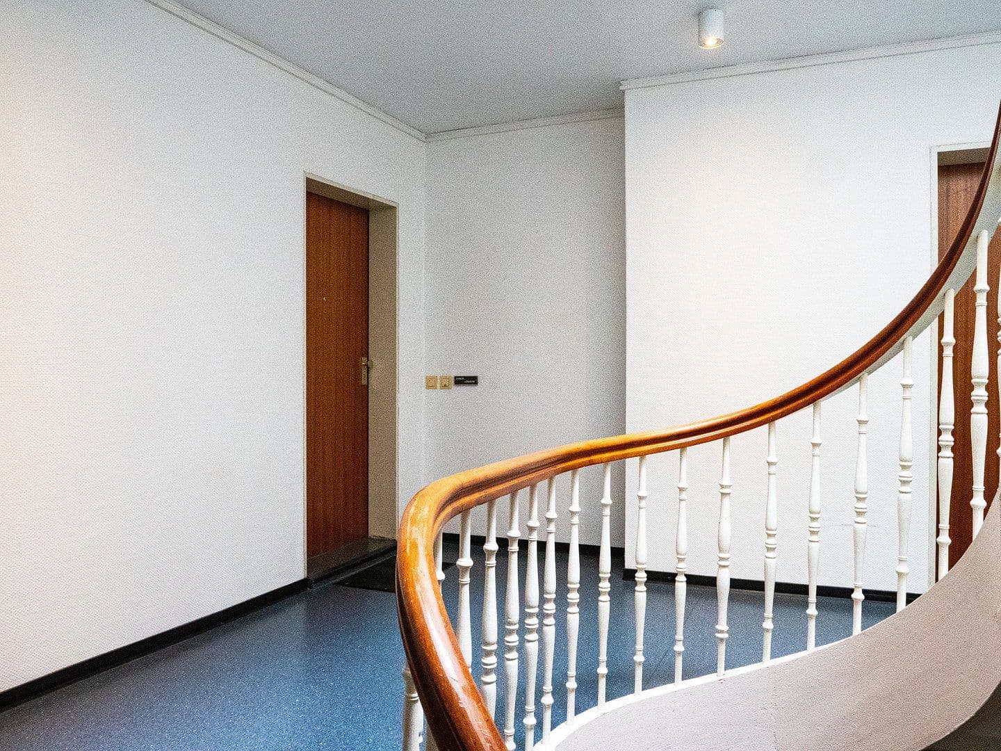 Predaj domu 701 m², pozemek 310 m², Bungenstraße 19, Stade, Dolné Sasko Predaj domu 701 m², pozemek 310 m², Bungenstraße 19, Stade, Dolné Sasko