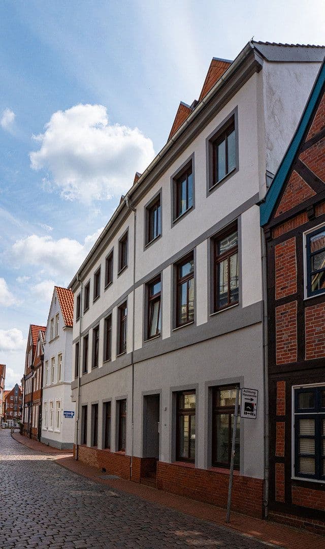 Predaj domu 701 m², pozemek 310 m², Bungenstraße 19, Stade, Dolné Sasko Predaj domu 701 m², pozemek 310 m², Bungenstraße 19, Stade, Dolné Sasko