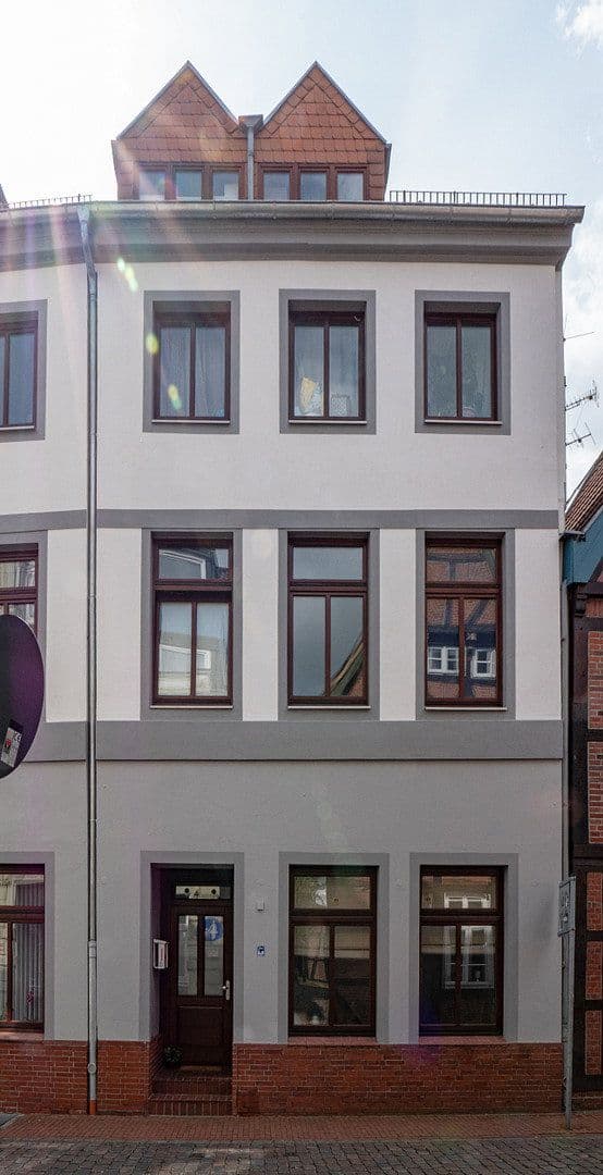 Predaj domu 701 m², pozemek 310 m², Bungenstraße 19, Stade, Dolné Sasko Predaj domu 701 m², pozemek 310 m², Bungenstraße 19, Stade, Dolné Sasko