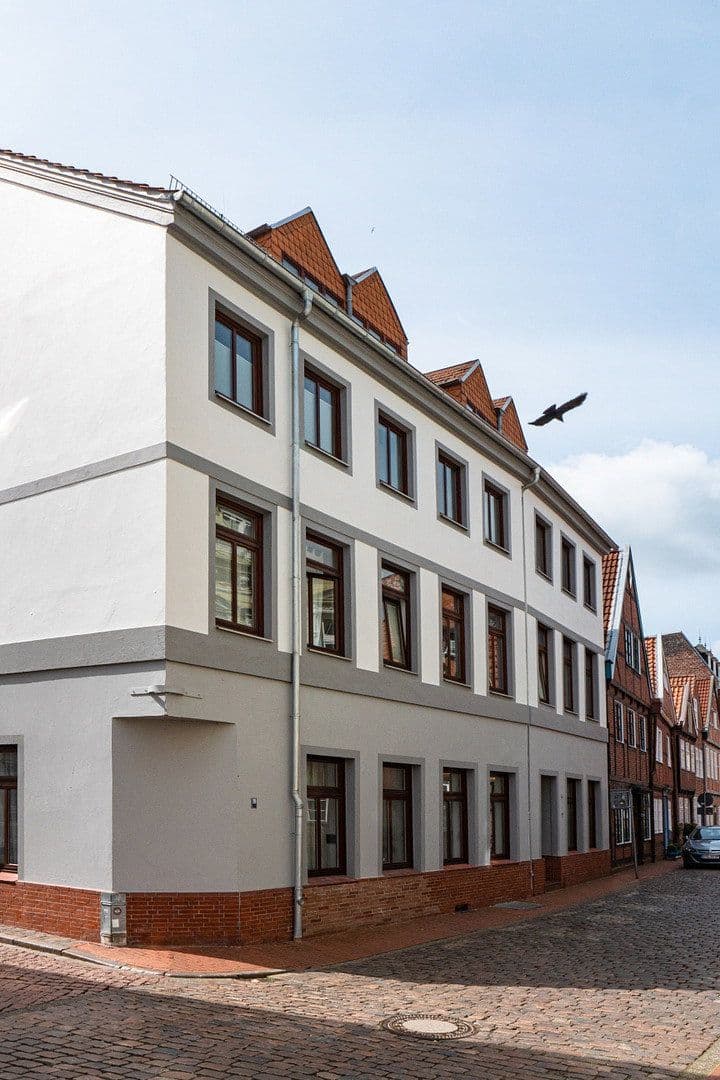 Predaj domu 701 m², pozemek 310 m², Bungenstraße 19, Stade, Dolné Sasko Predaj domu 701 m², pozemek 310 m², Bungenstraße 19, Stade, Dolné Sasko