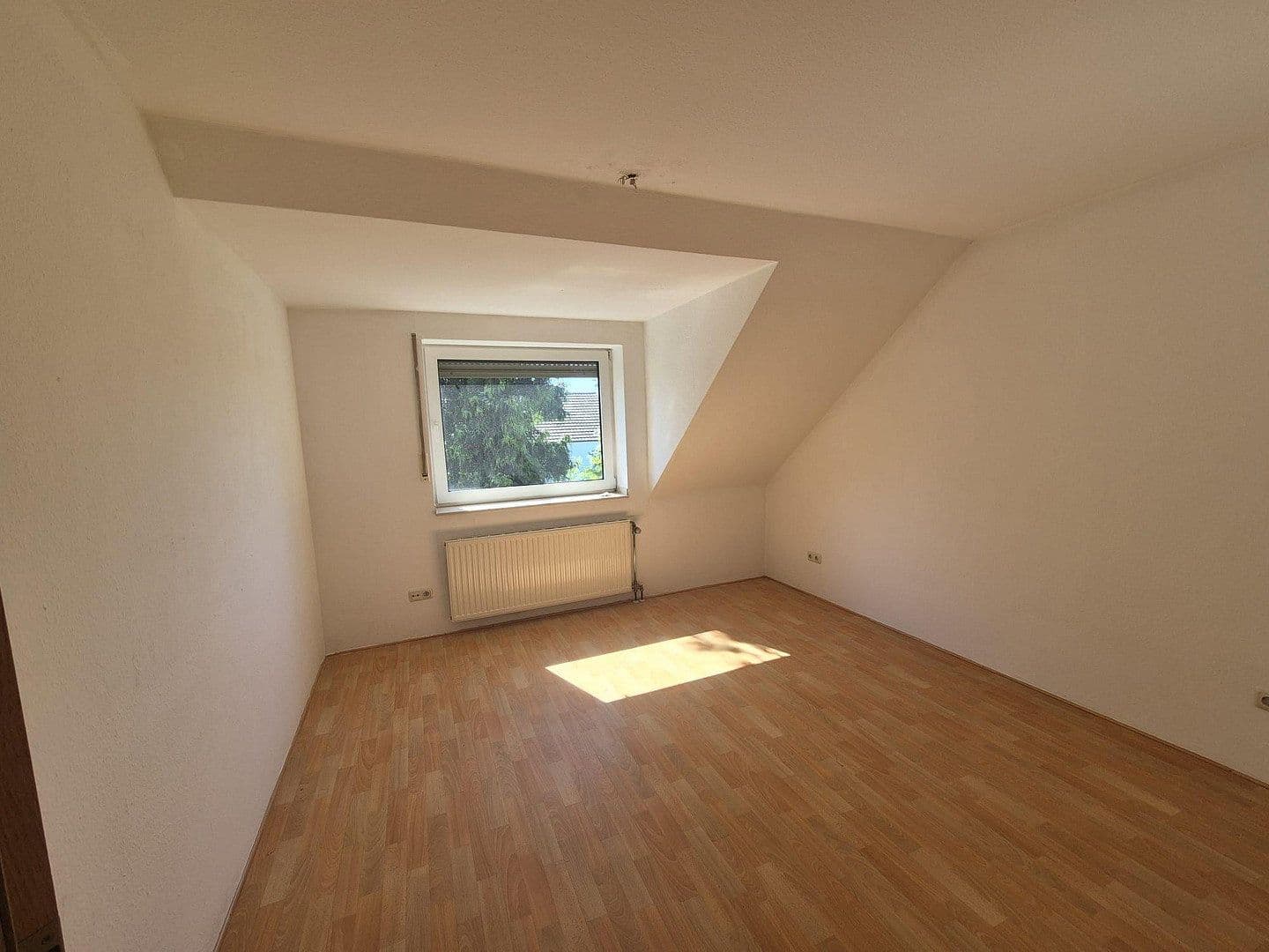 Prenájom bytu 3-izbový 78 m², Jülicher Str. 8, Jüchen, Severné Porýnie - Westfálsko Prenájom bytu 3-izbový 78 m², Jülicher Str. 8, Jüchen, Severné Porýnie - Westfálsko