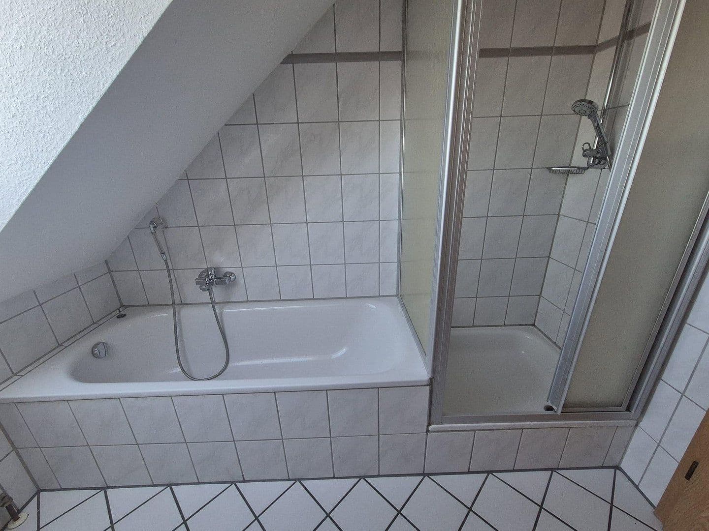 Prenájom bytu 3-izbový 78 m², Jülicher Str. 8, Jüchen, Severné Porýnie - Westfálsko Prenájom bytu 3-izbový 78 m², Jülicher Str. 8, Jüchen, Severné Porýnie - Westfálsko