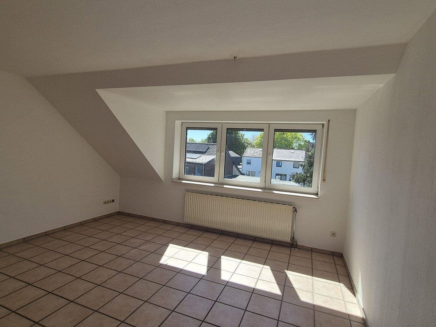 Prenájom bytu 3-izbový 78 m², Jülicher Str. 8, Jüchen, Severné Porýnie - Westfálsko Prenájom bytu 3-izbový 78 m², Jülicher Str. 8, Jüchen, Severné Porýnie - Westfálsko