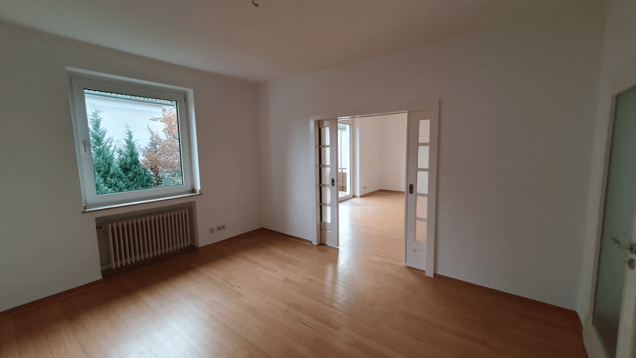 Prenájom bytu 4-izbový 100 m², Schatenstr. 14, Bielefeld, Severné Porýnie - Westfálsko Prenájom bytu 4-izbový 100 m², Schatenstr. 14, Bielefeld, Severné Porýnie - Westfálsko