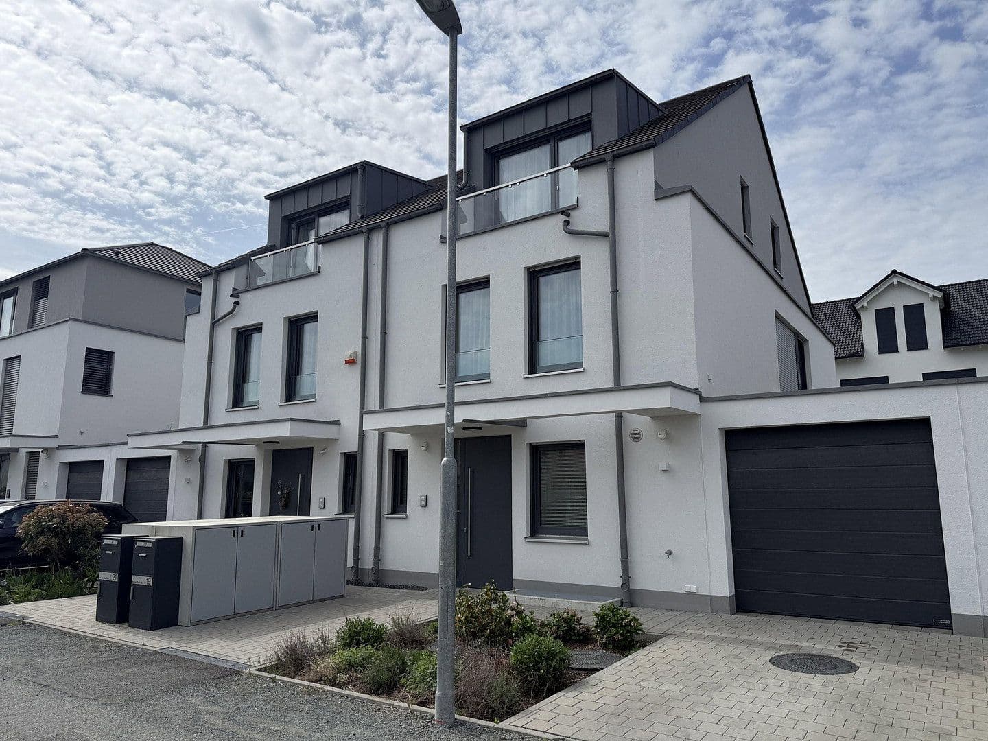 Prenájom domu 185 m², pozemek 260 m², An der Riedhohl 19, Bad Homburg vor der Höhe, Hesensko Prenájom domu 185 m², pozemek 260 m², An der Riedhohl 19, Bad Homburg vor der Höhe, Hesensko