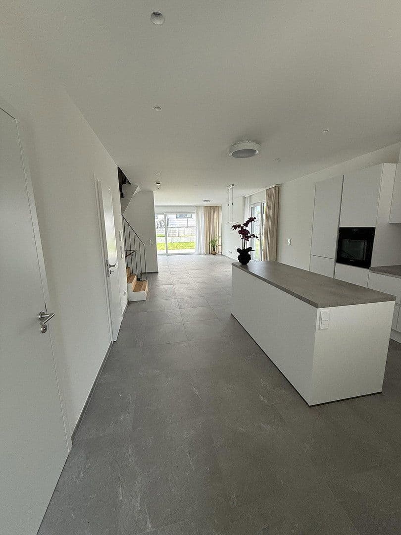 Prenájom domu 185 m², pozemek 260 m², An der Riedhohl 19, Bad Homburg vor der Höhe, Hesensko Prenájom domu 185 m², pozemek 260 m², An der Riedhohl 19, Bad Homburg vor der Höhe, Hesensko