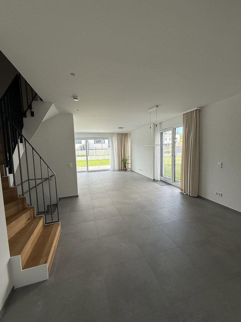 Prenájom domu 185 m², pozemek 260 m², An der Riedhohl 19, Bad Homburg vor der Höhe, Hesensko Prenájom domu 185 m², pozemek 260 m², An der Riedhohl 19, Bad Homburg vor der Höhe, Hesensko
