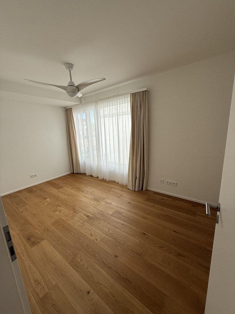Prenájom domu 185 m², pozemek 260 m², An der Riedhohl 19, Bad Homburg vor der Höhe, Hesensko Prenájom domu 185 m², pozemek 260 m², An der Riedhohl 19, Bad Homburg vor der Höhe, Hesensko