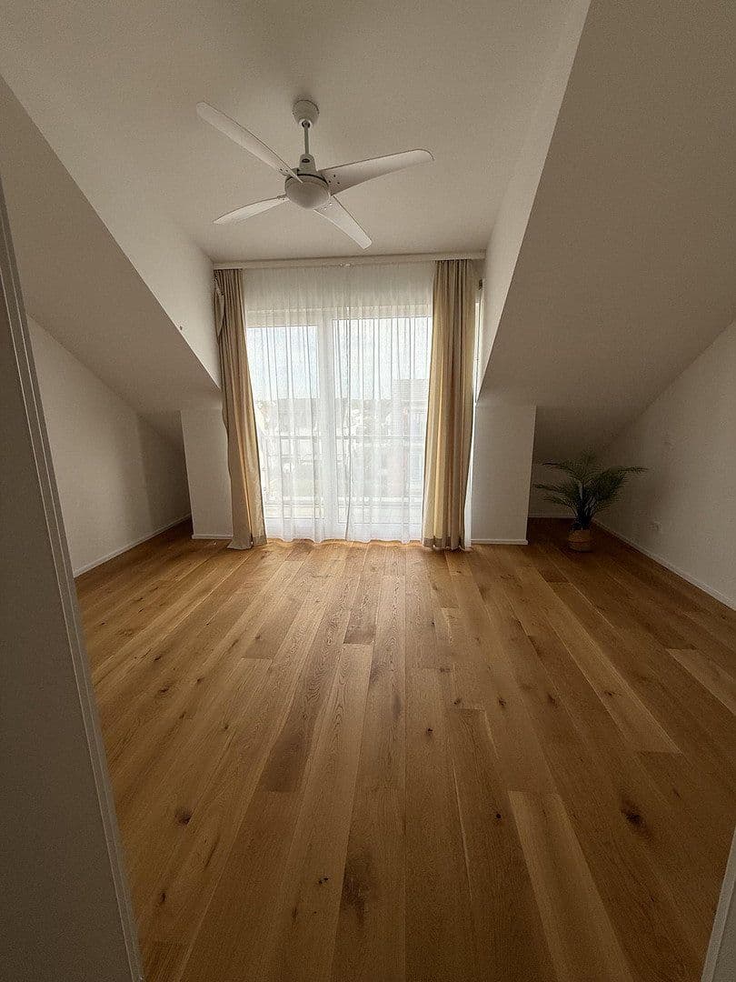 Prenájom domu 185 m², pozemek 260 m², An der Riedhohl 19, Bad Homburg vor der Höhe, Hesensko Prenájom domu 185 m², pozemek 260 m², An der Riedhohl 19, Bad Homburg vor der Höhe, Hesensko
