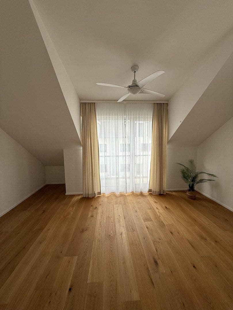 Prenájom domu 185 m², pozemek 260 m², An der Riedhohl 19, Bad Homburg vor der Höhe, Hesensko Prenájom domu 185 m², pozemek 260 m², An der Riedhohl 19, Bad Homburg vor der Höhe, Hesensko