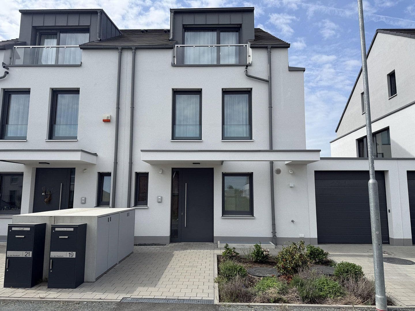 Prenájom domu 185 m², pozemek 260 m², An der Riedhohl 19, Bad Homburg vor der Höhe, Hesensko Prenájom domu 185 m², pozemek 260 m², An der Riedhohl 19, Bad Homburg vor der Höhe, Hesensko