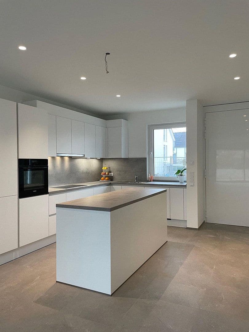 Prenájom domu 185 m², pozemek 260 m², An der Riedhohl 19, Bad Homburg vor der Höhe, Hesensko Prenájom domu 185 m², pozemek 260 m², An der Riedhohl 19, Bad Homburg vor der Höhe, Hesensko