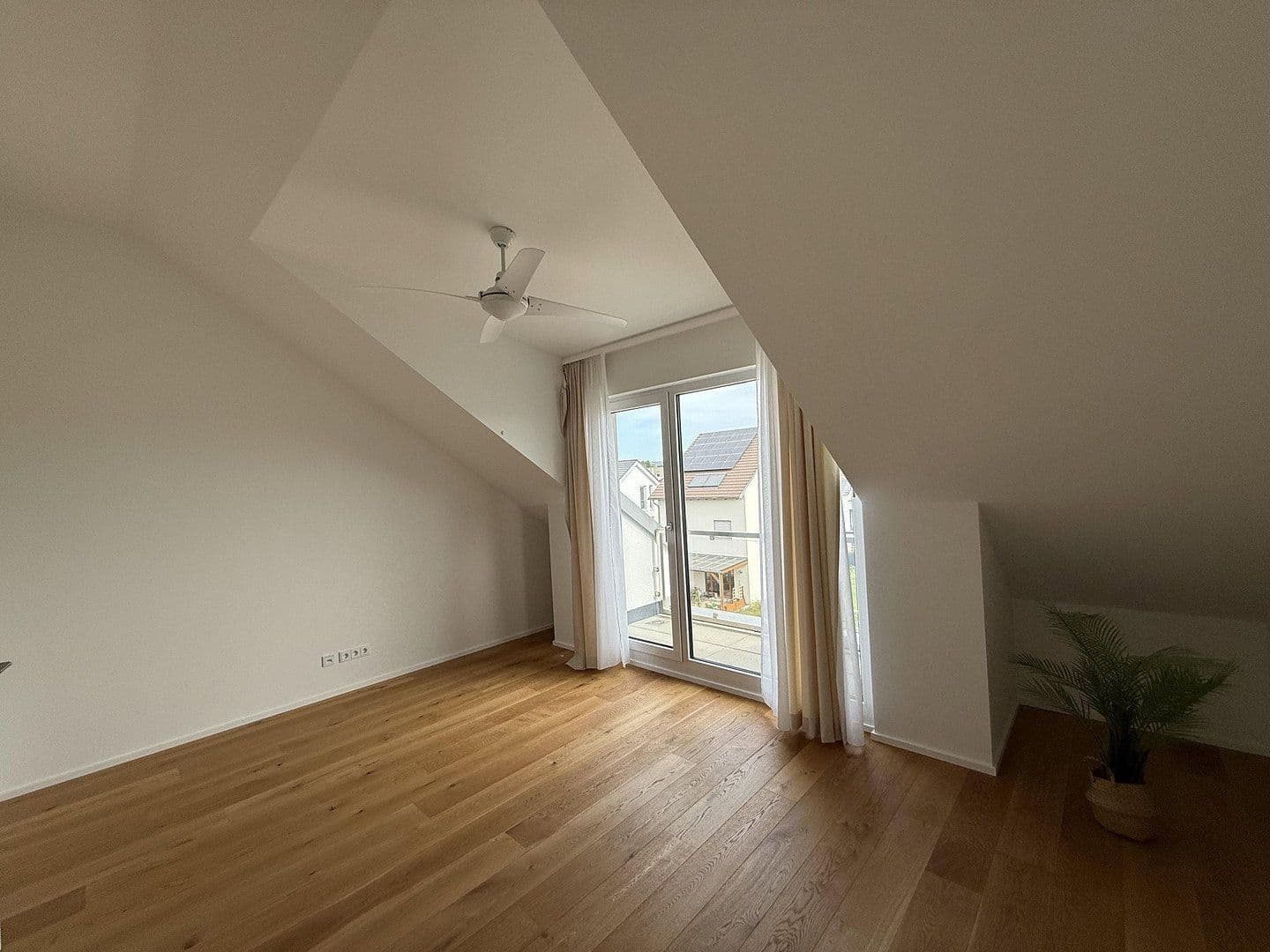 Prenájom domu 185 m², pozemek 260 m², An der Riedhohl 19, Bad Homburg vor der Höhe, Hesensko Prenájom domu 185 m², pozemek 260 m², An der Riedhohl 19, Bad Homburg vor der Höhe, Hesensko