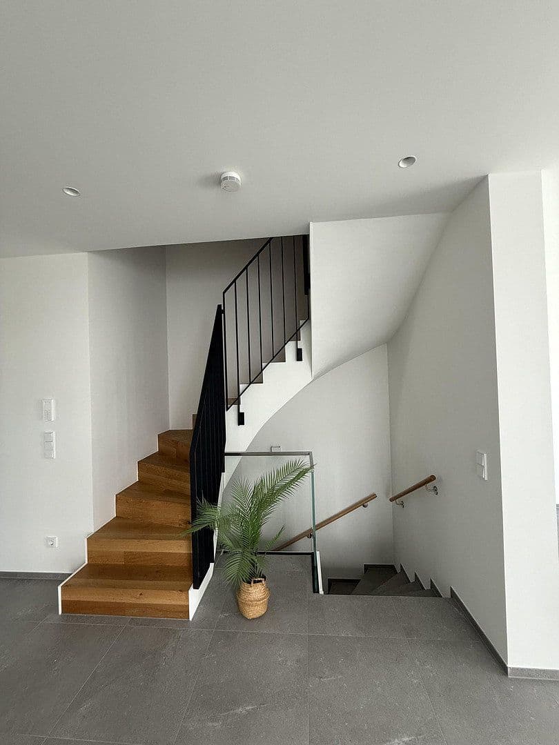 Prenájom domu 185 m², pozemek 260 m², An der Riedhohl 19, Bad Homburg vor der Höhe, Hesensko Prenájom domu 185 m², pozemek 260 m², An der Riedhohl 19, Bad Homburg vor der Höhe, Hesensko