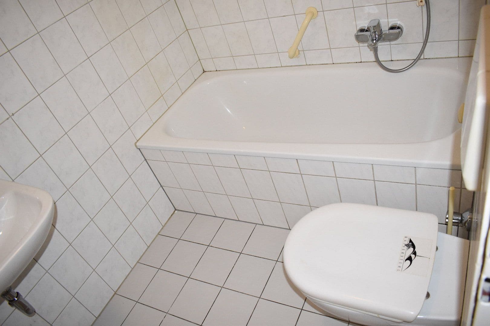 Prenájom bytu 1-izbový 40 m², Schiersteiner Straße, Wiesbaden, Hesensko Prenájom bytu 1-izbový 40 m², Schiersteiner Straße, Wiesbaden, Hesensko
