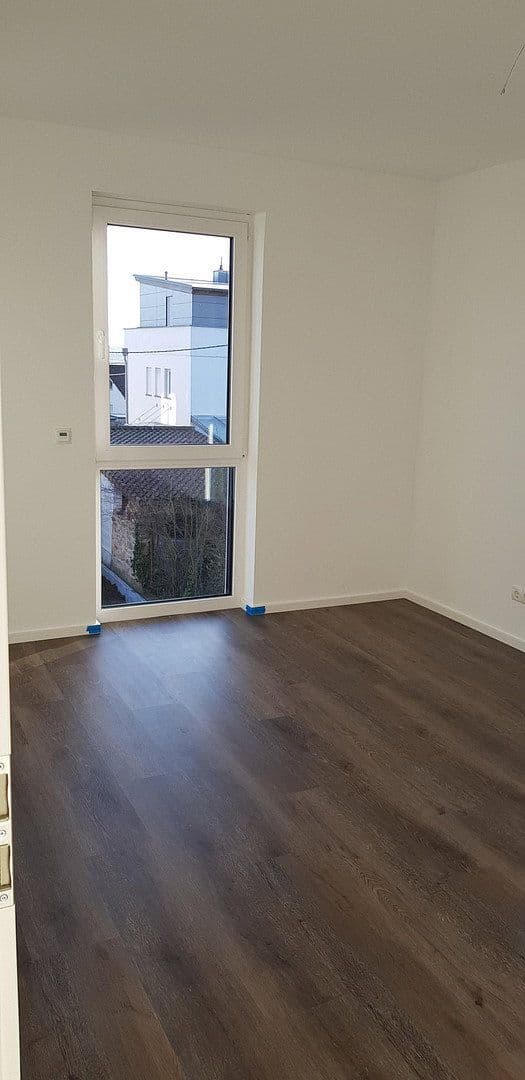 Prenájom bytu 3-izbový 90 m², Lannerstrasse 43, Ober-Olm, Porýnie-Falcko Prenájom bytu 3-izbový 90 m², Lannerstrasse 43, Ober-Olm, Porýnie-Falcko
