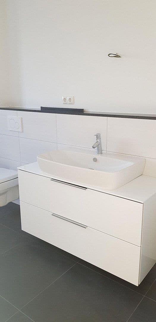 Prenájom bytu 3-izbový 90 m², Lannerstrasse 43, Ober-Olm, Porýnie-Falcko Prenájom bytu 3-izbový 90 m², Lannerstrasse 43, Ober-Olm, Porýnie-Falcko
