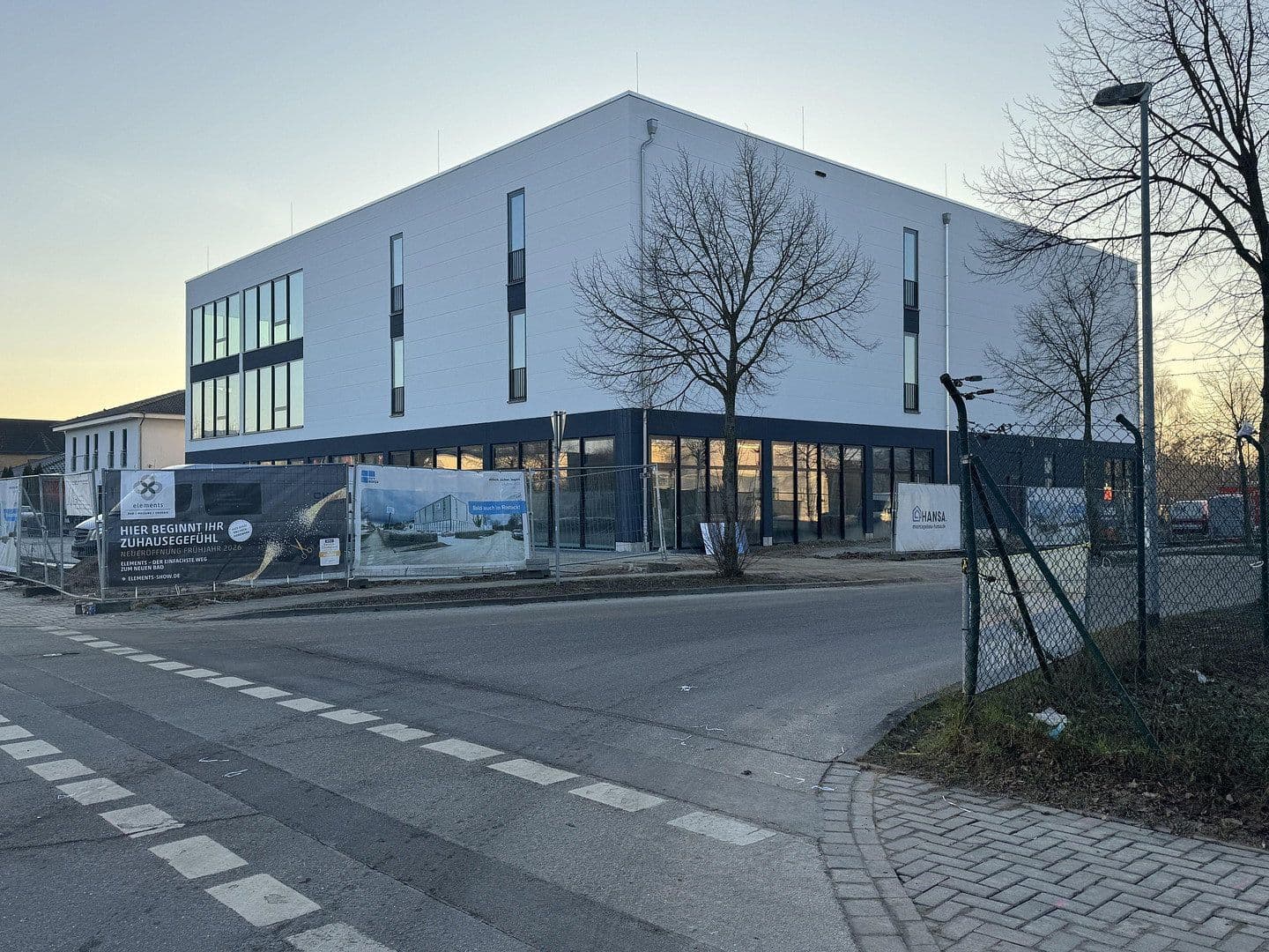 Prenájom nebytového priestoru 3.000 m², Rostock, Meklenbursko-Predpomoransko Prenájom nebytového priestoru 3.000 m², Rostock, Meklenbursko-Predpomoransko