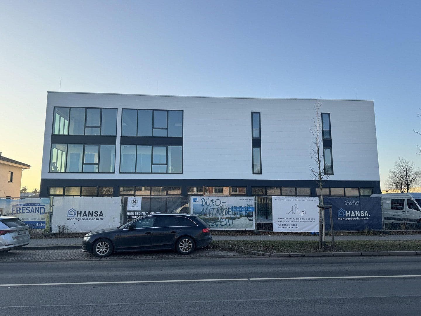 Prenájom nebytového priestoru 3.000 m², Rostock, Meklenbursko-Predpomoransko Prenájom nebytového priestoru 3.000 m², Rostock, Meklenbursko-Predpomoransko