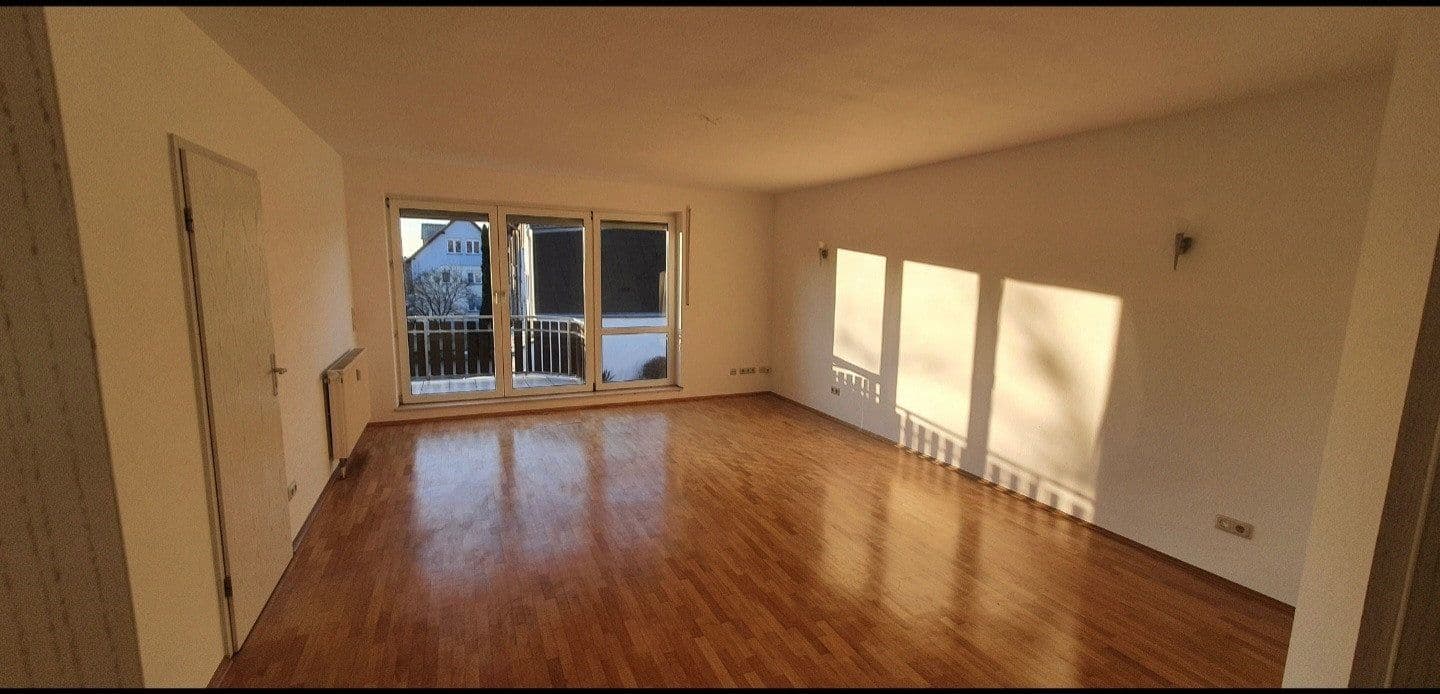 Prenájom bytu 3-izbový 90 m², Kelkheim (Taunus), Hesensko Prenájom bytu 3-izbový 90 m², Kelkheim (Taunus), Hesensko
