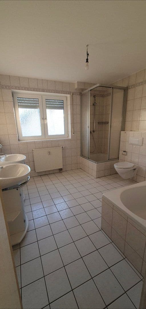 Prenájom bytu 3-izbový 90 m², Kelkheim (Taunus), Hesensko Prenájom bytu 3-izbový 90 m², Kelkheim (Taunus), Hesensko