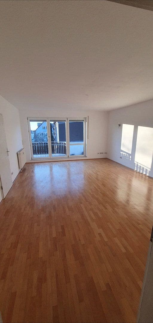 Prenájom bytu 3-izbový 90 m², Kelkheim (Taunus), Hesensko Prenájom bytu 3-izbový 90 m², Kelkheim (Taunus), Hesensko