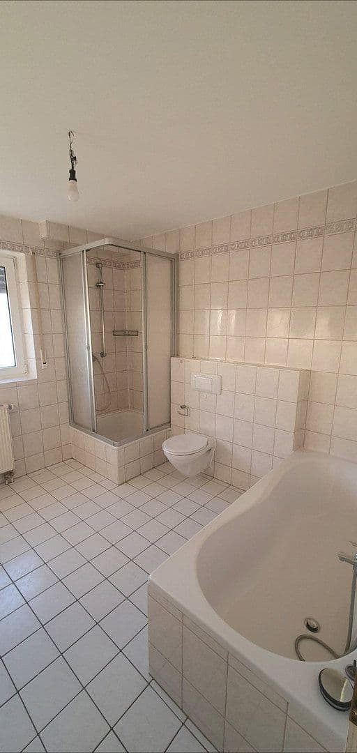 Prenájom bytu 3-izbový 90 m², Kelkheim (Taunus), Hesensko Prenájom bytu 3-izbový 90 m², Kelkheim (Taunus), Hesensko