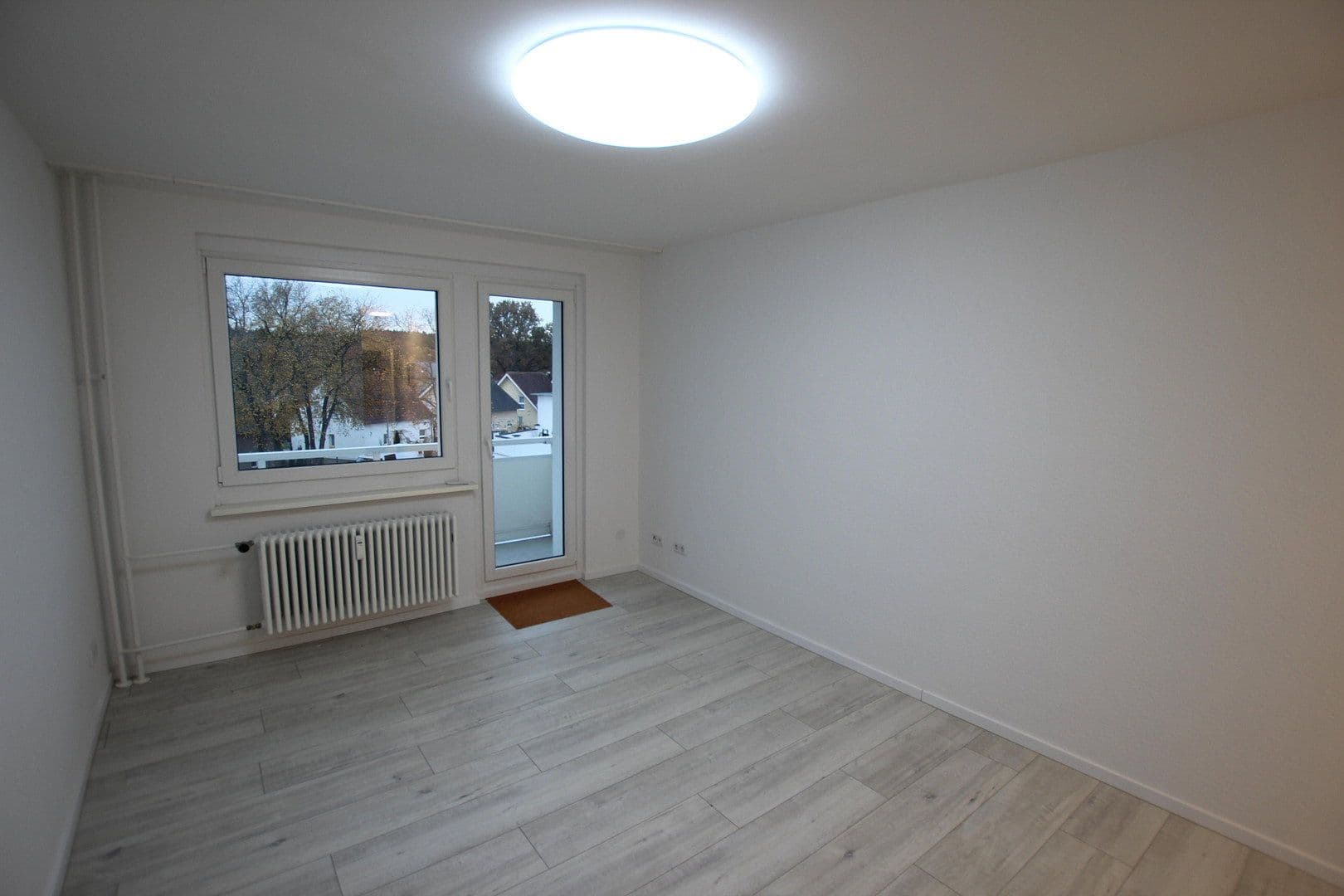 Prenájom bytu 1-izbový 30 m², Berlin, Berlín Prenájom bytu 1-izbový 30 m², Berlin, Berlín