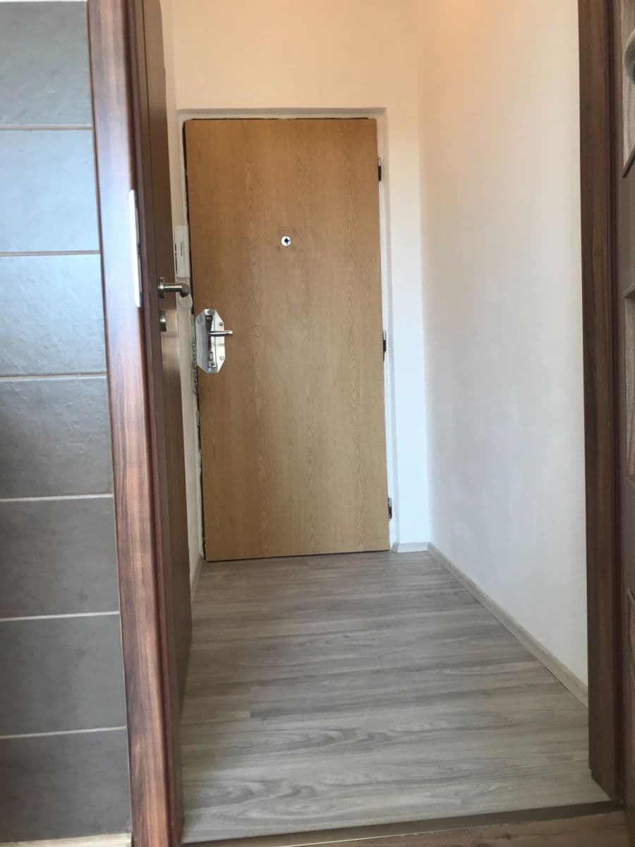 Prenájom bytu 1-izbový 36 m², Nade Mží, Plzeň, Plzeňský kraj Prenájom bytu 1-izbový 36 m², Nade Mží, Plzeň, Plzeňský kraj