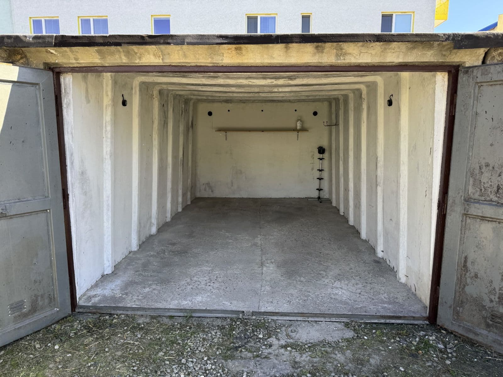 Prenájom garáže 18 m², Ružinov, Bratislavský kraj Prenájom garáže 18 m², Ružinov, Bratislavský kraj