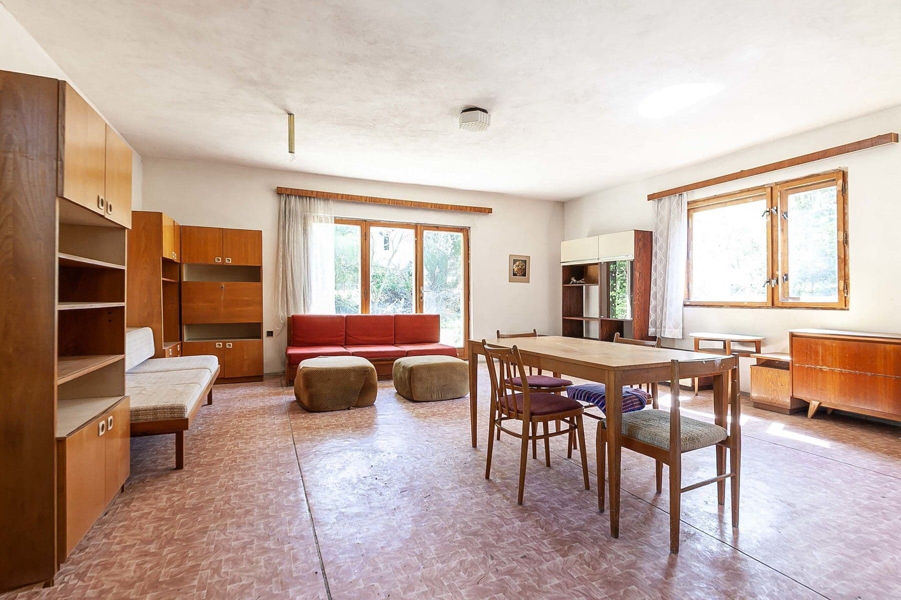 Predaj rekreačného objektu 130 m², pozemek 2.003 m², Skvrňov, Středočeský kraj Predaj rekreačného objektu 130 m², pozemek 2.003 m², Skvrňov, Středočeský kraj