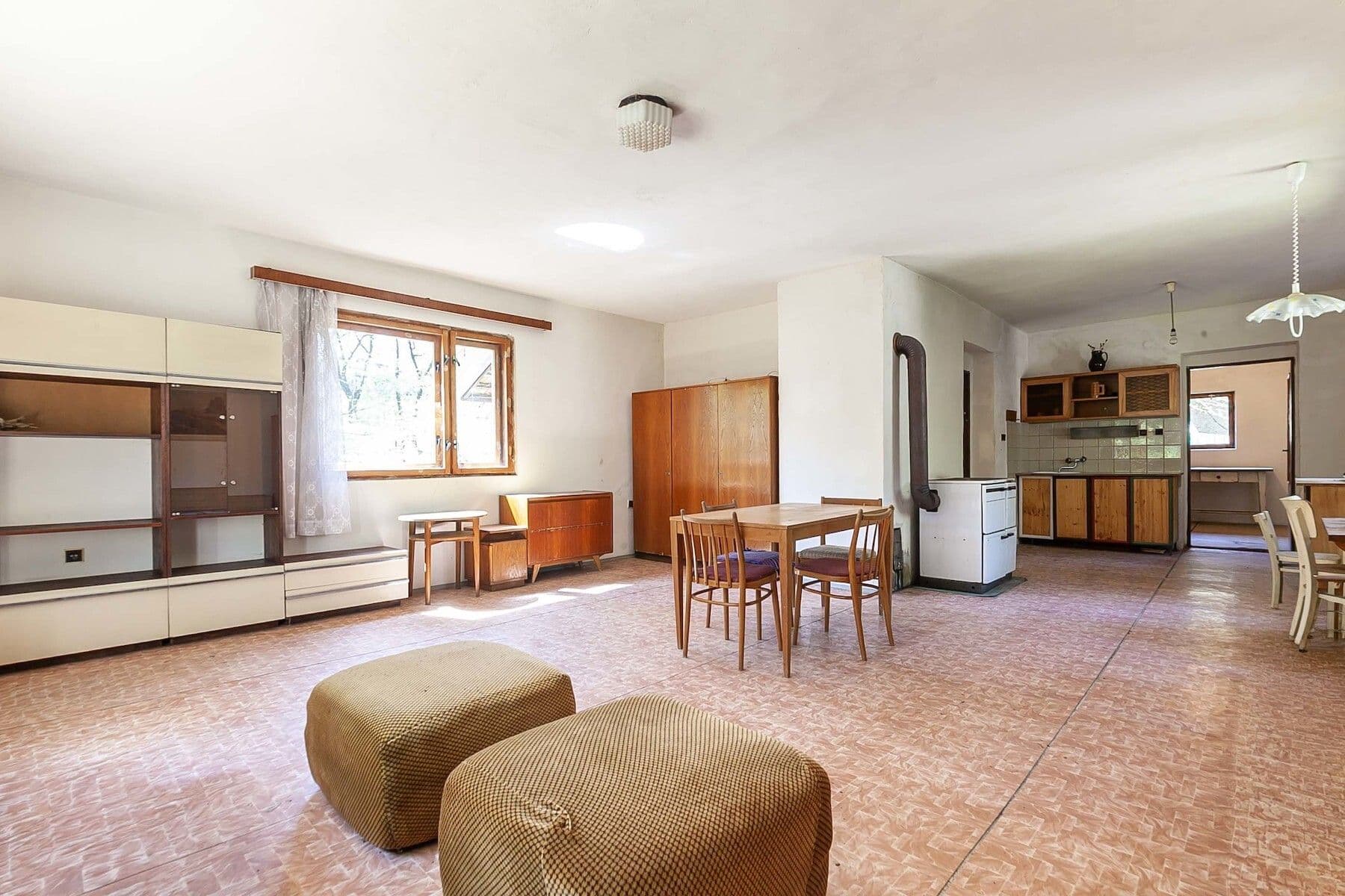 Predaj rekreačného objektu 130 m², pozemek 2.003 m², Skvrňov, Středočeský kraj Predaj rekreačného objektu 130 m², pozemek 2.003 m², Skvrňov, Středočeský kraj
