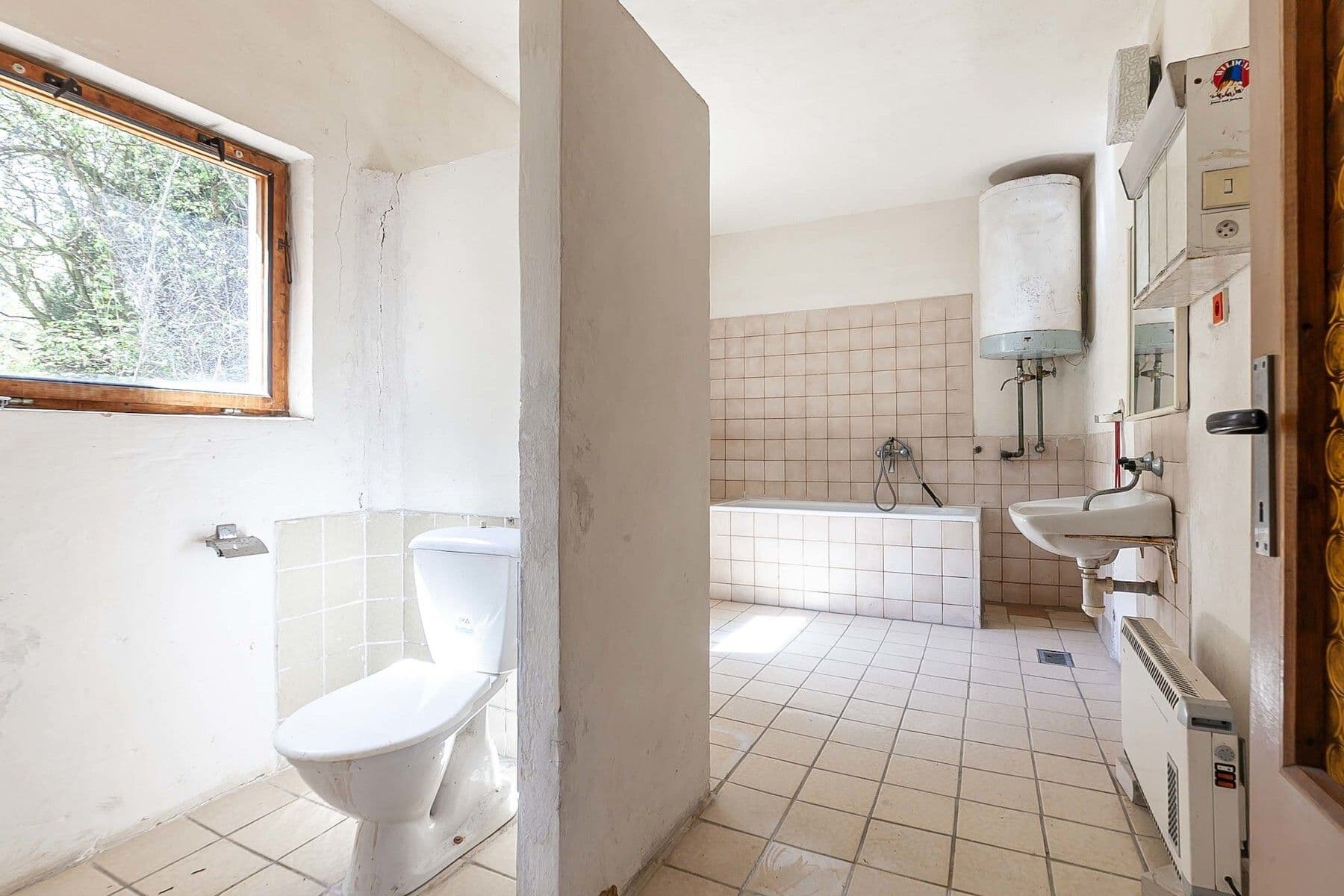 Predaj rekreačného objektu 130 m², pozemek 2.003 m², Skvrňov, Středočeský kraj Predaj rekreačného objektu 130 m², pozemek 2.003 m², Skvrňov, Středočeský kraj