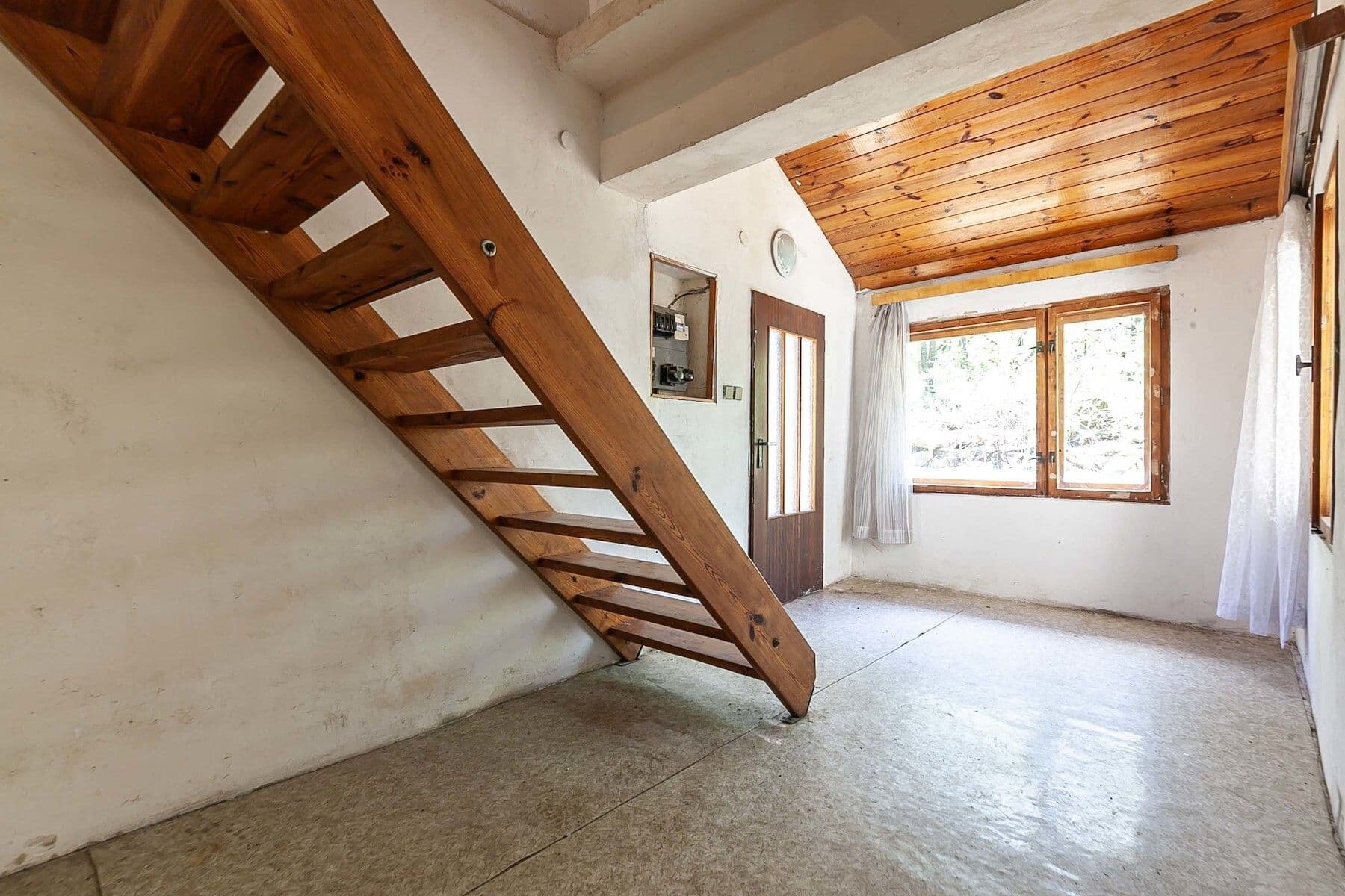 Predaj rekreačného objektu 130 m², pozemek 2.003 m², Skvrňov, Středočeský kraj Predaj rekreačného objektu 130 m², pozemek 2.003 m², Skvrňov, Středočeský kraj