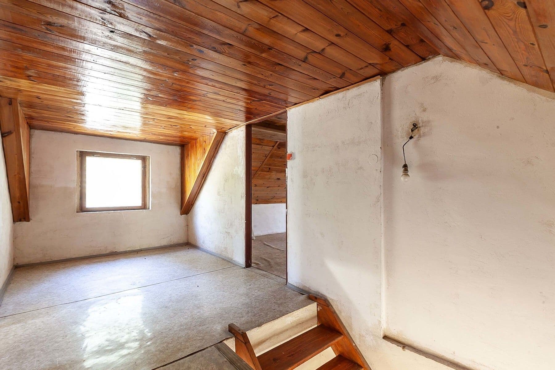 Predaj rekreačného objektu 130 m², pozemek 2.003 m², Skvrňov, Středočeský kraj Predaj rekreačného objektu 130 m², pozemek 2.003 m², Skvrňov, Středočeský kraj