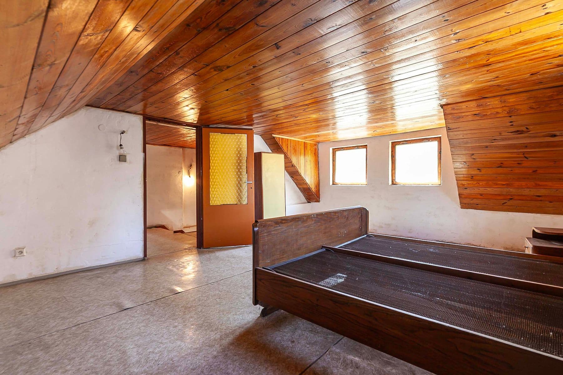 Predaj rekreačného objektu 130 m², pozemek 2.003 m², Skvrňov, Středočeský kraj Predaj rekreačného objektu 130 m², pozemek 2.003 m², Skvrňov, Středočeský kraj