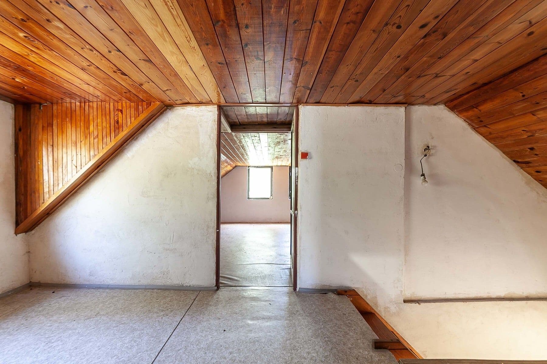 Predaj rekreačného objektu 130 m², pozemek 2.003 m², Skvrňov, Středočeský kraj Predaj rekreačného objektu 130 m², pozemek 2.003 m², Skvrňov, Středočeský kraj